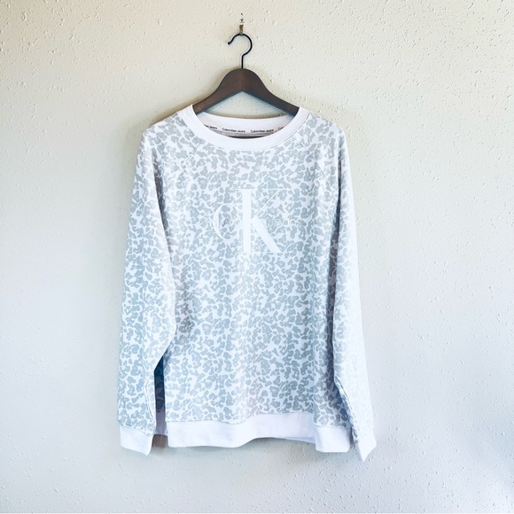 Calvin Klein Jeans Leopard Logo White Grey Plus Size Sweatshirt Sz 2X NWT - Picture 1 of 7